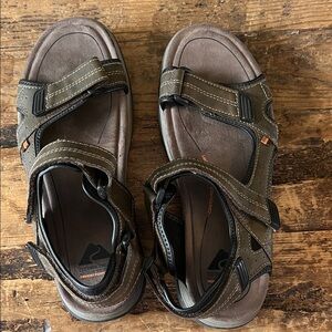 Ozark Trail Olive Brown Men's Adjustable Outdoor Sandals